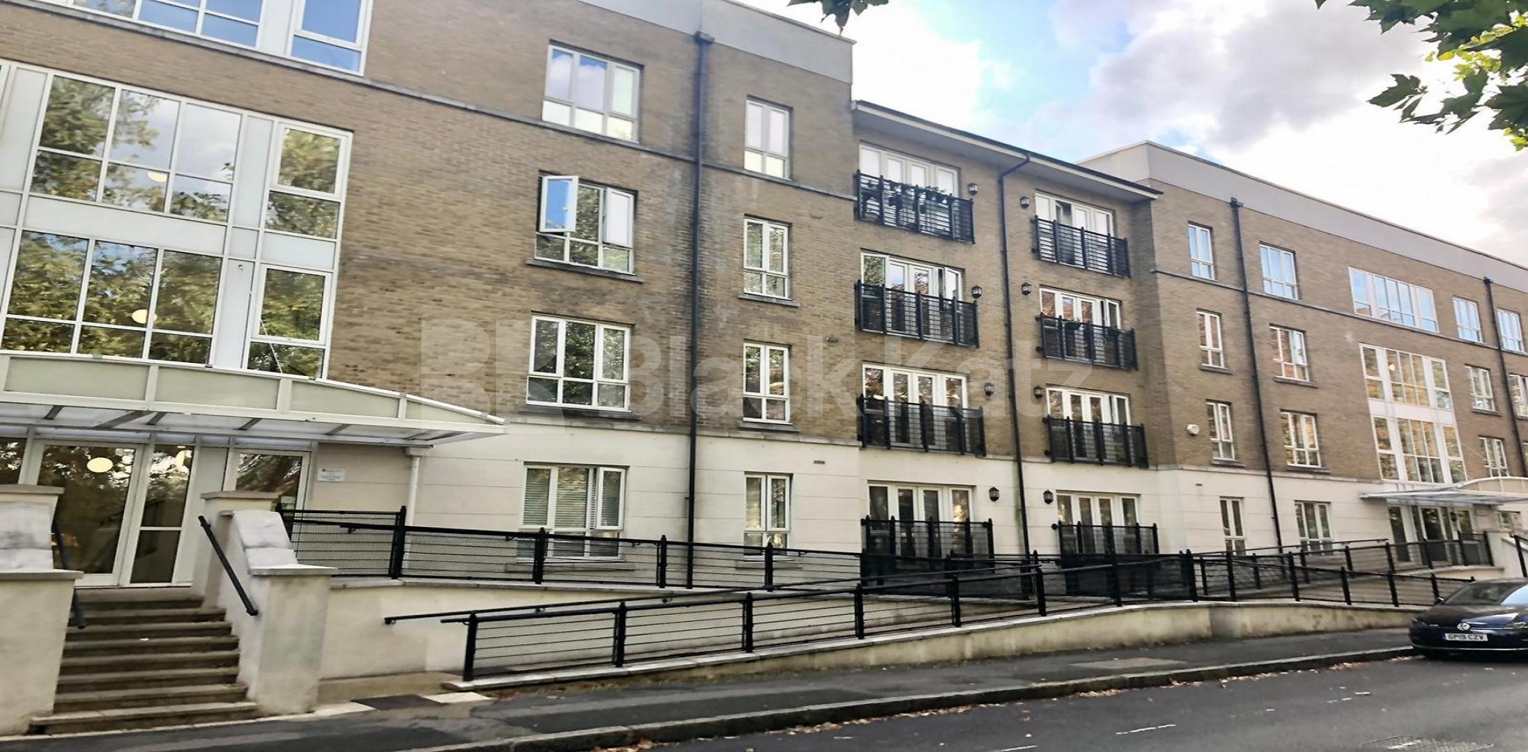 			LET , 1 Bedroom, 1 bath, 1 reception Apartment			 St. Georges Way, Peckham / Elephant and Castle